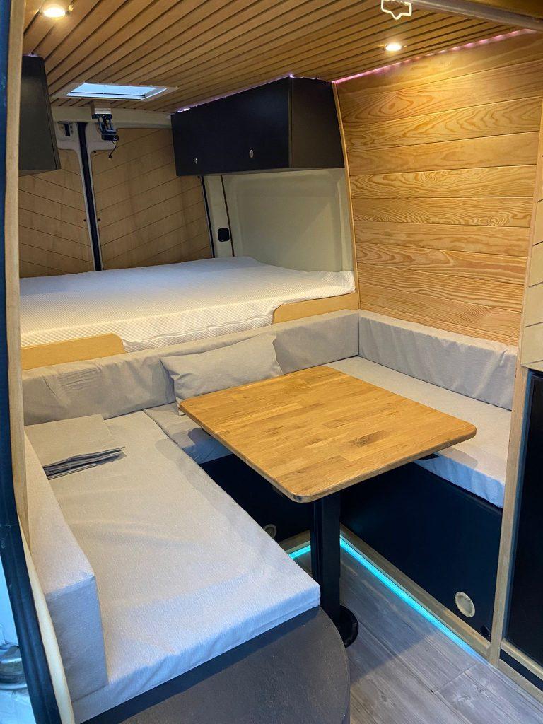 salon volkswagen crafter aménagé